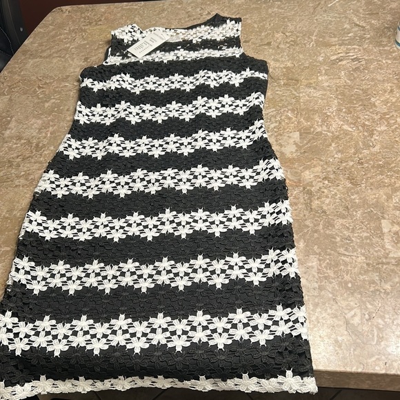 FRANK LYMAN crochet floral dress,some sheer parts, bodycon,colorblock, NWT,245$ - Picture 16 of 16